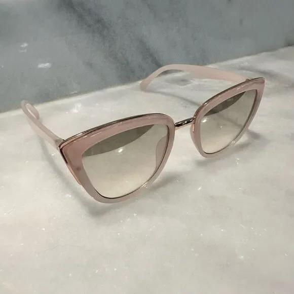 Urban Outiftters Beige Clear Cat Eye Sunglasses - Picture 2 of 4